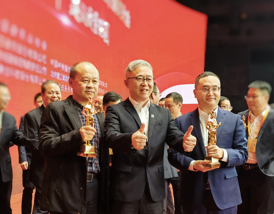 摘“星”載譽(yù)，再“鑄”“魯班”！中國(guó)建筑界的“奧斯卡” 捧杯！