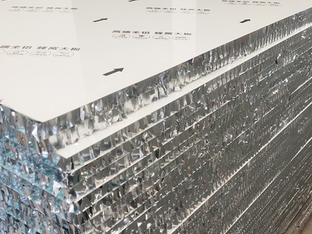 供應(yīng)蜂窩板廠家